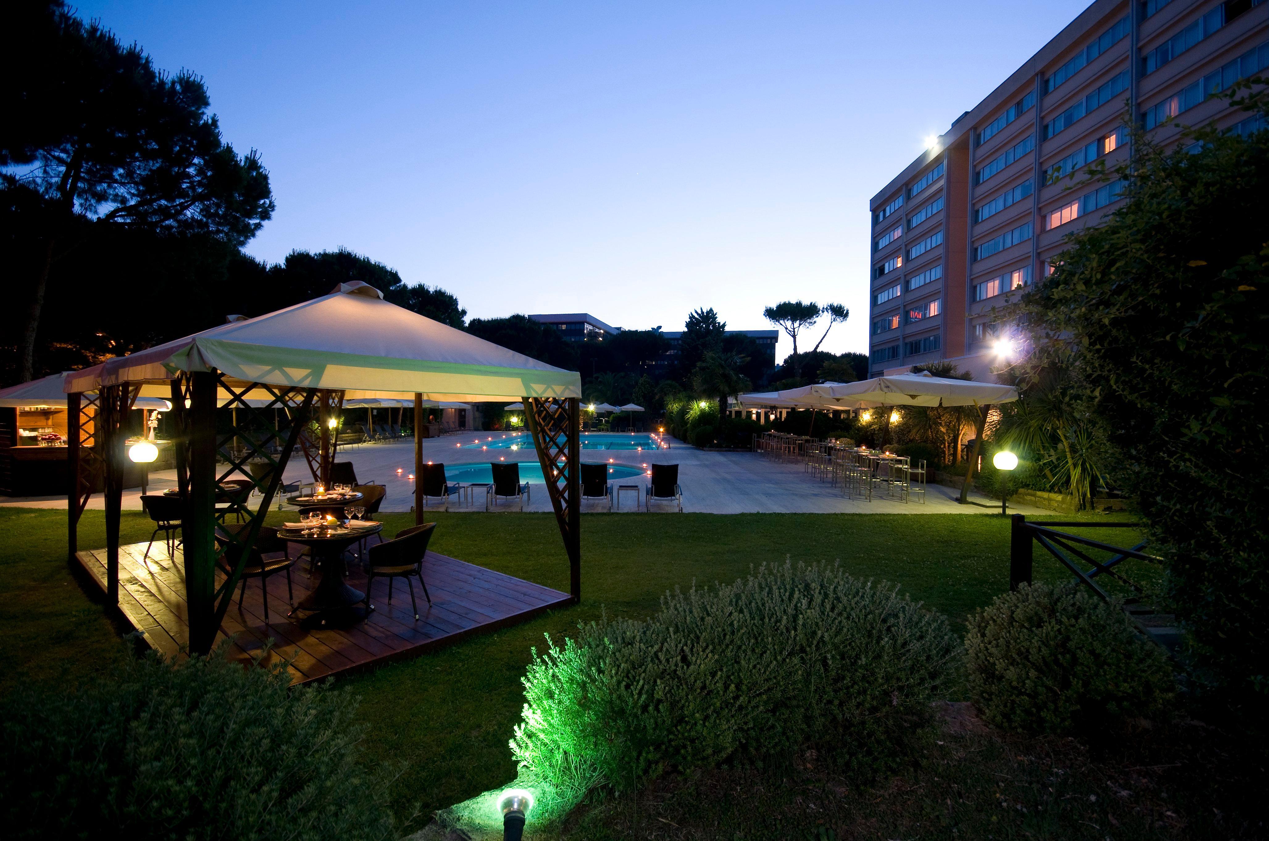 Holiday Inn Rome - Eur Parco Dei Medici, An Ihg Hotel Dış mekan fotoğraf